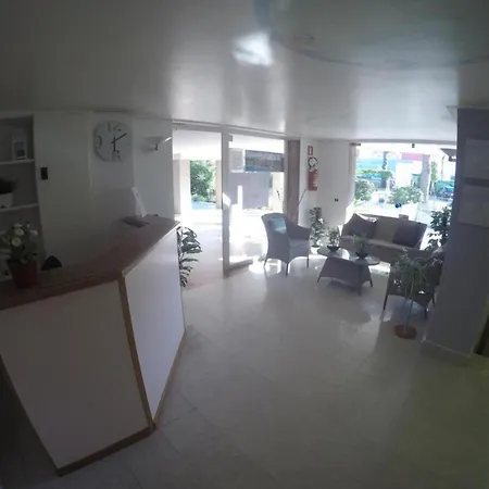 Renovated Flat For 5 Guests With Sea View Balcony In Apartment