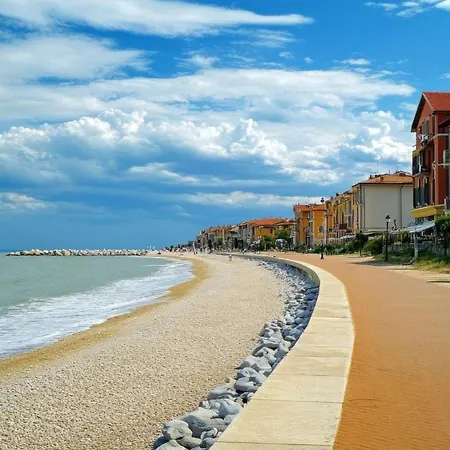 Daire Renovated Flat For 5 Guests With Sea View Balcony In